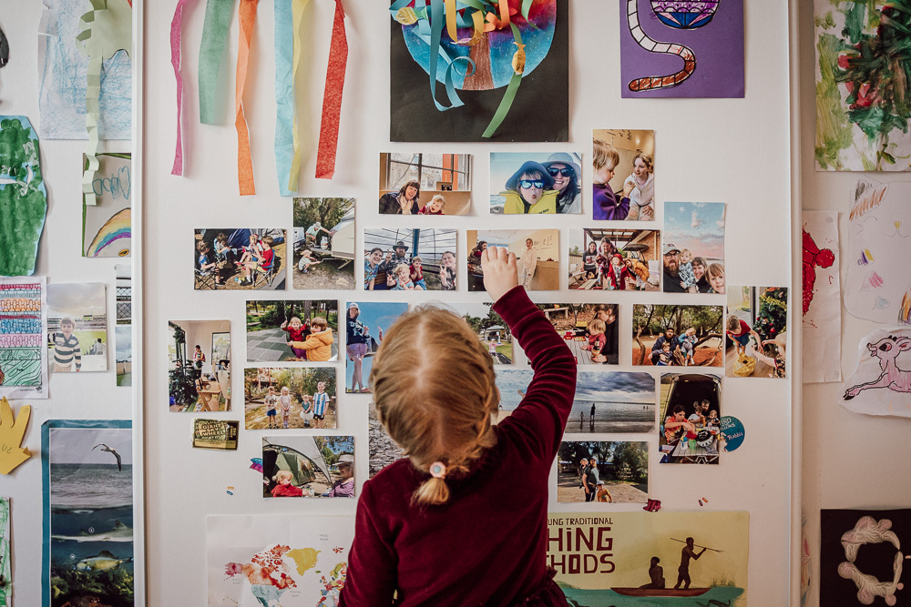 Kids playing during a relaxed in-home family photo session